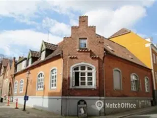 Investeringsejendom - 4 bolig- og 1 erhvervslejemål i Viborg