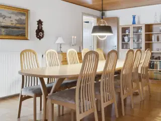 Spisebord i massiv bøg fra Rubby møbler