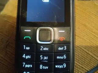 Nokia 1616-2 "dumbphone"