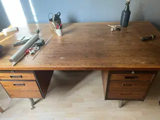 Skrivebord, gedigent i palisander