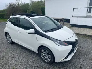 Toyota Aygo med elektrisk foldetag