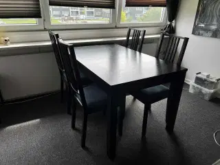 Spisebord og stole