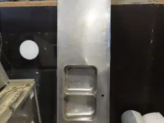 Rustfri stålbord med vask