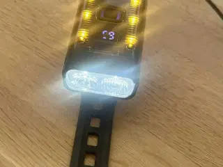 Søger LED forlygte Ekstra kraftig Evt genopladelig