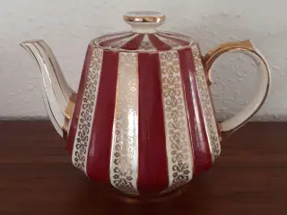 Vintage Tekande/Teapot, Sadler Chintz Burgundy