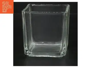 Glas vase (str. 8x8 cm)