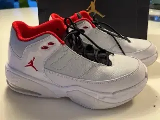 Air Jordan Sneakers Max Auar 3