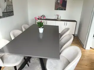 Spisebord og stole skænk 
