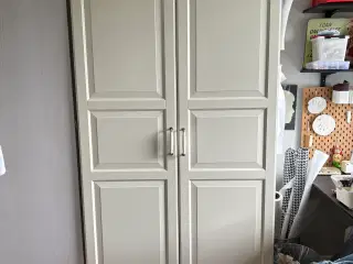 Flot garderobe skab - hvidt 