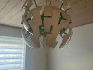 Hvid og grøn IKEA lampe