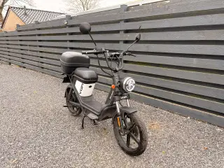 VGA GEV1000 Elscooter