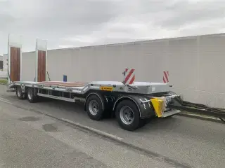 Scorpion 4-akslet maskintrailer