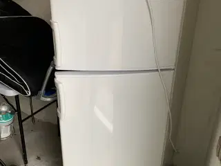 Køleskab med fryser 