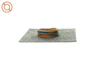 Plastik armbånd i forskellige farver (13 stk)