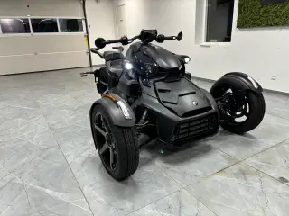 Cam-am Ryker 900 Motorcykel