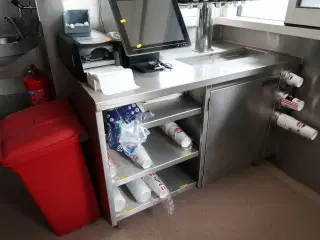 Rustfri stålbord uden kasseapparat m.m.