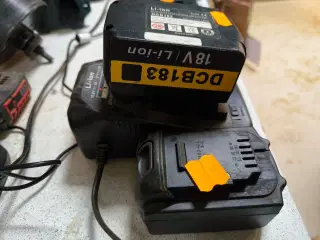 Lader & 2 stk. batterier til MICHANN rørskærer