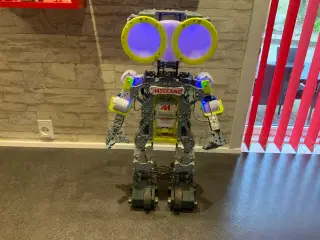 Mercano robot. Wall E