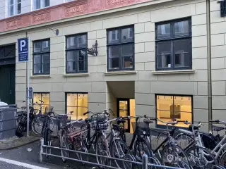Super charmerende butikslokale i københavns hyggeligeste gade