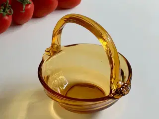 Ravfarvet glaskurv