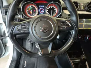 Suzuki Swift 1,2 Dualjet Action AEB Gold 90HK 5d