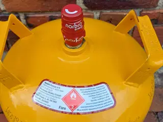 Gasflaske, 11 kg gasflaske ny, fyldt og plomberet.