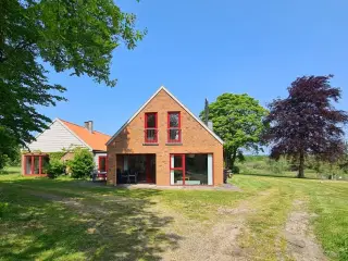 Riskj�r skov - �deg�rd i Jylland -  med b�lhytte, shelter, aktivitetsrum & 20ha natur