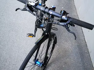 Cykel Trek Zektor 2 Stagger Black 2018 Hybrid bike