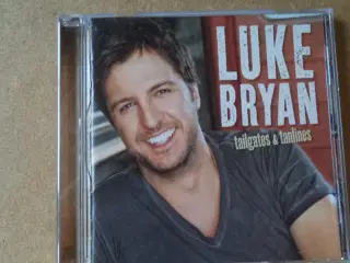 Luke Bryan ** Tailgates & Tanlines 