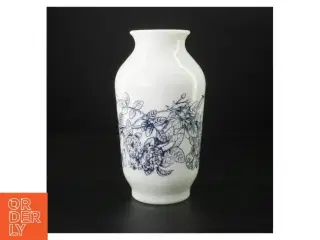 Vase i presset Opaline Mælkeglas med blåt blomstermotiv (str. 22 cm)