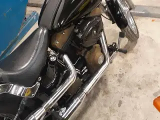 Harley davidson softail twin cam