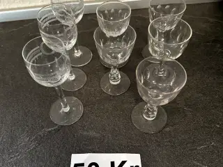 Diverse små glas i smukt design