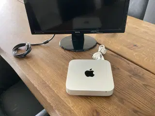 Mac mini og benq skærm. 