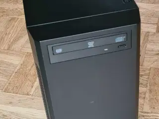 Stationær gamer-PC – i7 / RX 5500 XT / 16 GB RAM