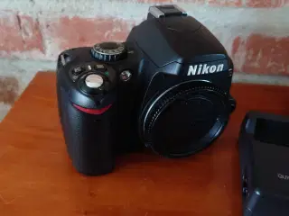 Nikon D40 6 mp, batteri og lader 