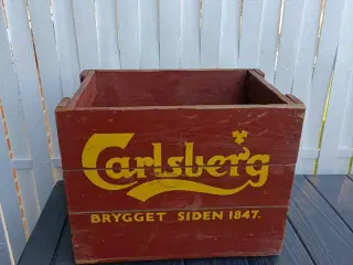 Gammel ølkasse i træ