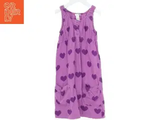 Lilla kjole med hjertemønster fra H&M (str. 128)