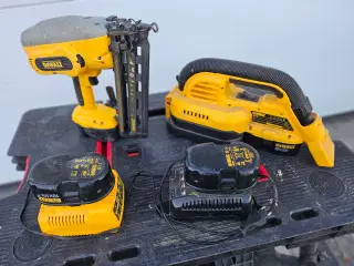 Dewalt dykkerpistol/støvsuger med 4 batterier