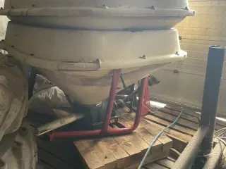 1000 kg gødningsspreder
