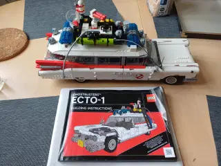 Lego Ghostbusters og batmobil 