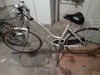 (BYD) Lækker damecykel sælges