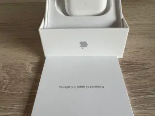 Apple AirPods 4