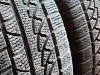 Vinterdæk 235 / 50 R 19"