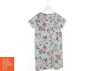 Blomstret kjole fra H&M (str. 140)