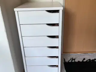 Kommode Ludlakeret 