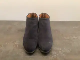 Elegate sko, støvletter, og sandaler 50/100