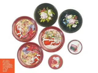 Samling af dåser med juletema fra Pobra (str. 9,5x0,5 cm)