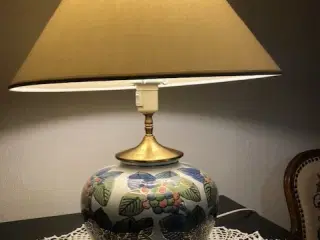 Bordlampe med blåt mønster
