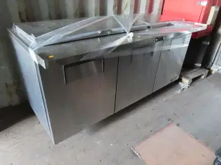 Kølebord med 3 låger og 2 toplåger TRUE REFRIGERATOR