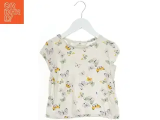Kortærmet t-shirt med sommerfuglemønster fra H&M (str. 128)